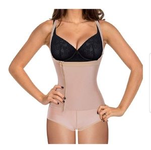 Brand new! Womens latex waist trainer shapewear